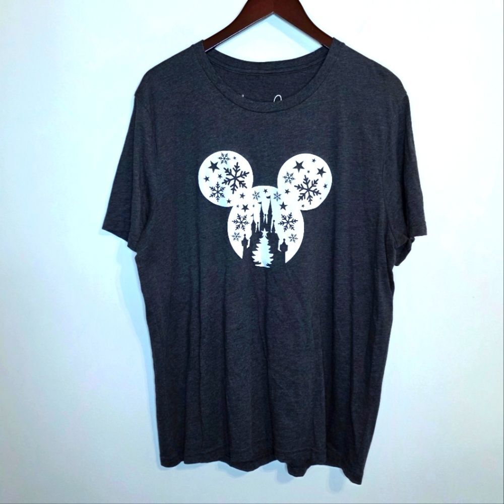 Mickey Mouse Castle Snowflake Christmas Gray Tee Size XL